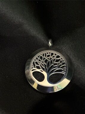 EARTHBOUND Silver Tree of Life Scent Diffuser Pendant Necklace with Felt Pad&Oil